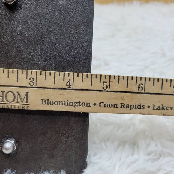 Lodge Rectangular Grill Press  6.75” x 4.5 - Picture 5 of 5